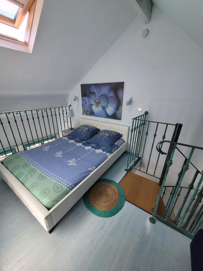 Gite Milly - 2 Studios En Coeur De Ville Екстериор снимка
