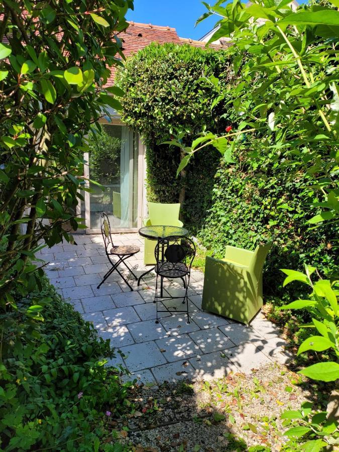 Gite Milly - 2 Studios En Coeur De Ville Екстериор снимка